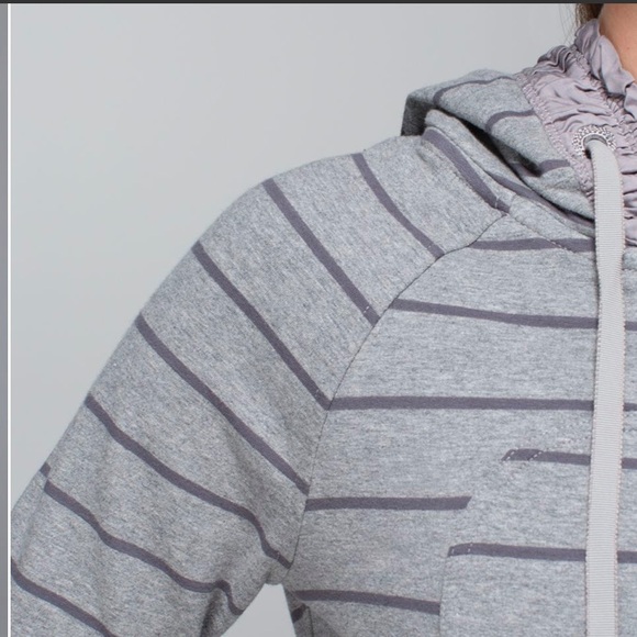 Lululemon Movement Jacket
Cayman Stripe Heathered Medium Grey / Ambient Grey - Picture 4 of 14